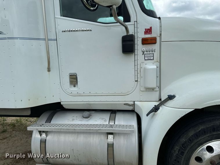 image for item EB2697 2005 International 9400I semi truck