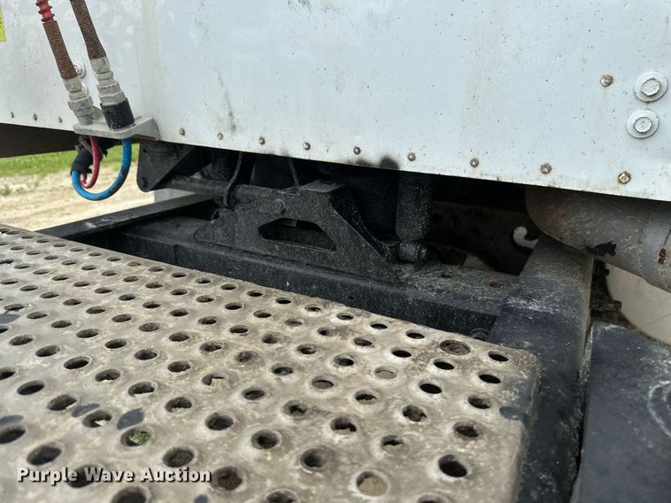 image for item EB2697 2005 International 9400I semi truck