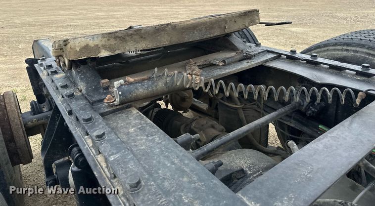 image for item EB2697 2005 International 9400I semi truck