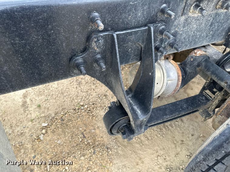 image for item EB2697 2005 International 9400I semi truck