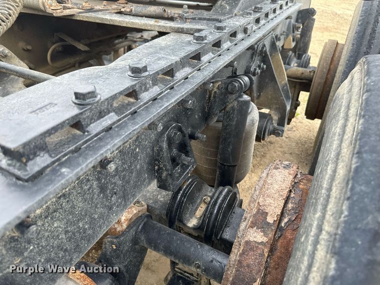 image for item EB2697 2005 International 9400I semi truck