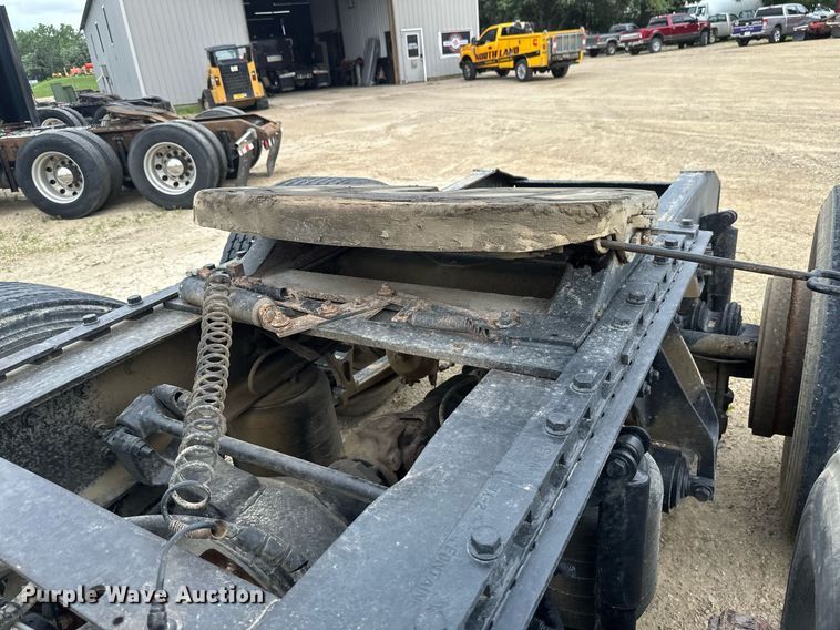 image for item EB2697 2005 International 9400I semi truck