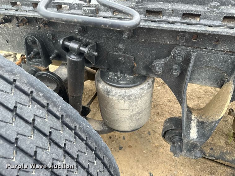 image for item EB2697 2005 International 9400I semi truck