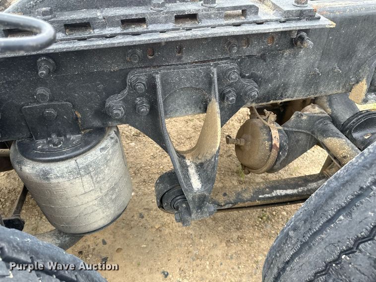 image for item EB2697 2005 International 9400I semi truck