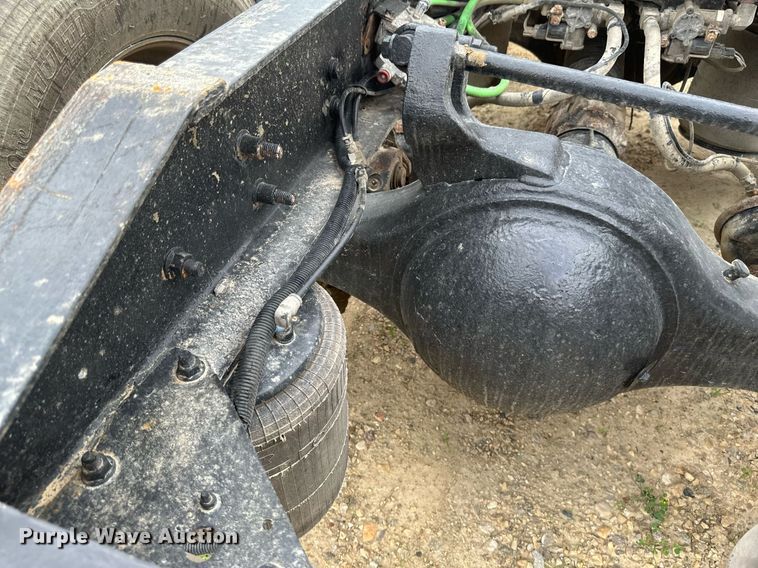 image for item EB2697 2005 International 9400I semi truck