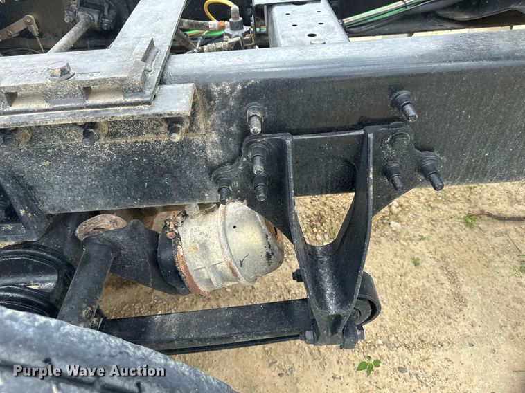 image for item EB2697 2005 International 9400I semi truck