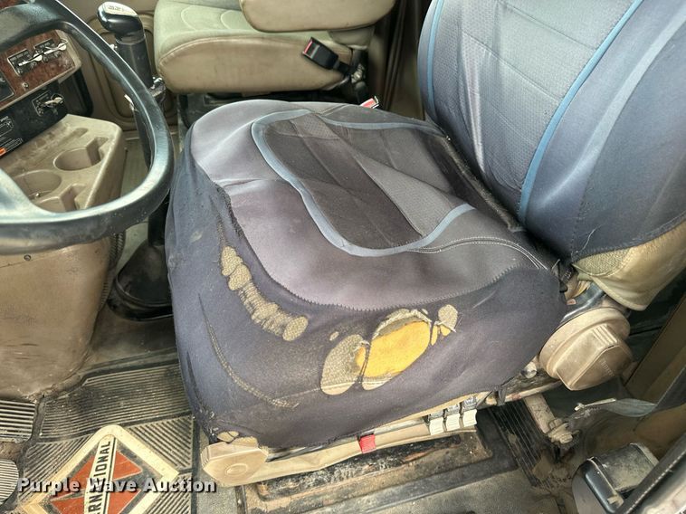 image for item EB2697 2005 International 9400I semi truck