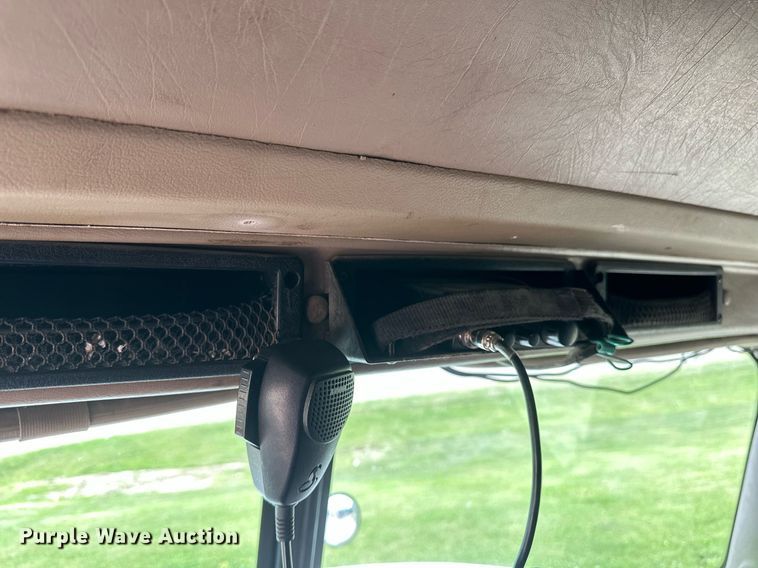 image for item EB2697 2005 International 9400I semi truck