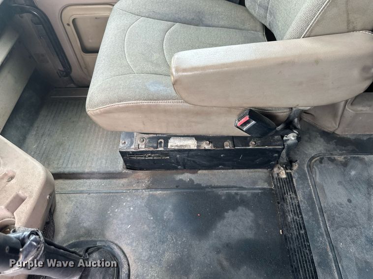 image for item EB2697 2005 International 9400I semi truck