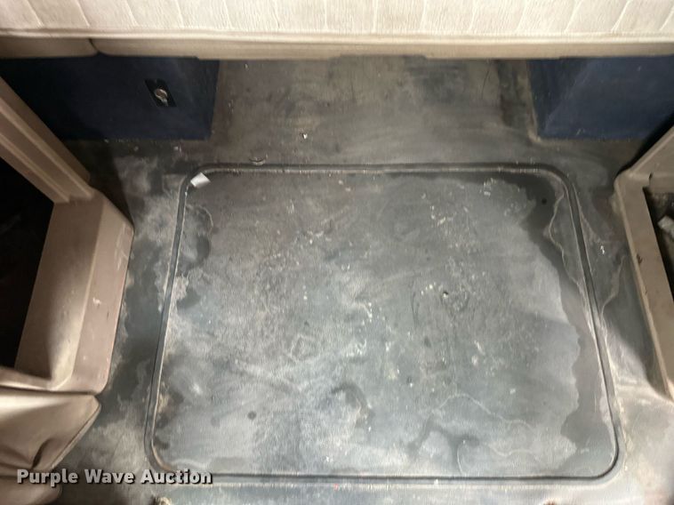 image for item EB2697 2005 International 9400I semi truck