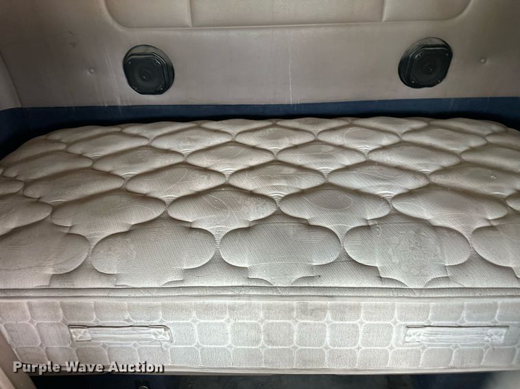 image for item EB2697 2005 International 9400I semi truck