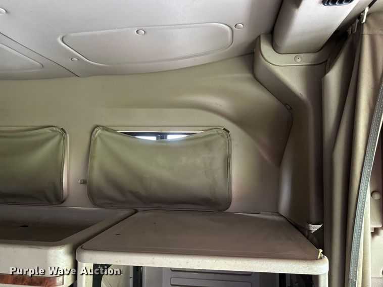 image for item EB2697 2005 International 9400I semi truck