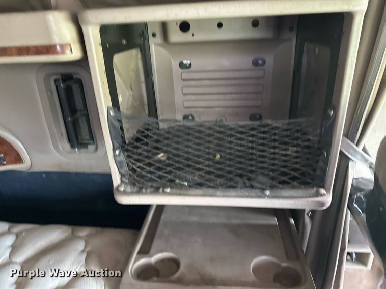 image for item EB2697 2005 International 9400I semi truck