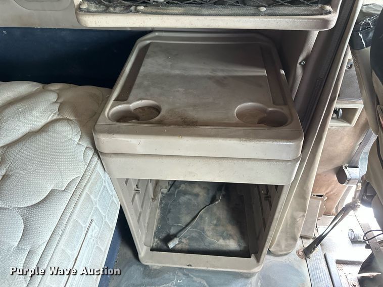 image for item EB2697 2005 International 9400I semi truck