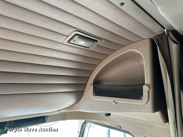 image for item EB2697 2005 International 9400I semi truck