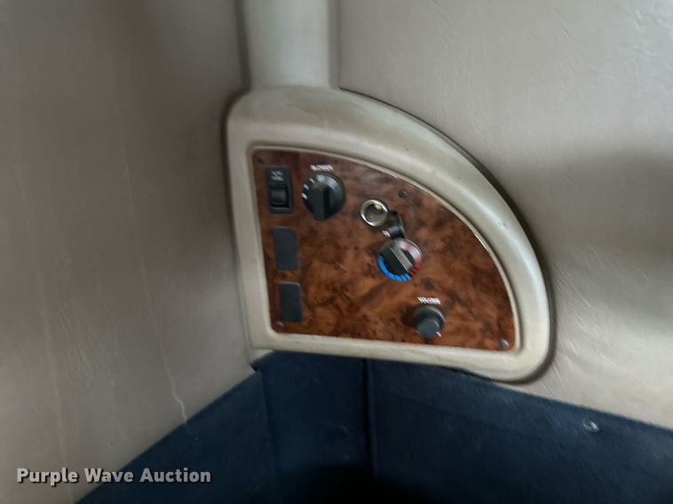 image for item EB2697 2005 International 9400I semi truck