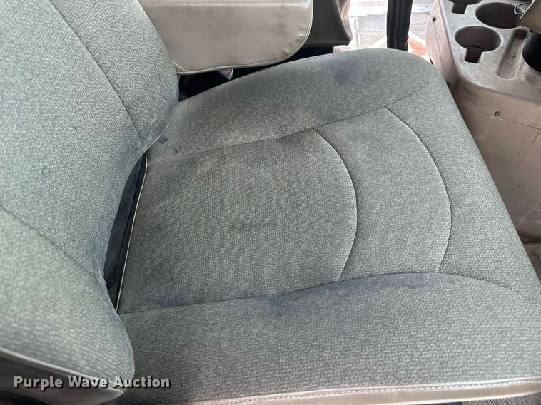 image for item EB2697 2005 International 9400I semi truck