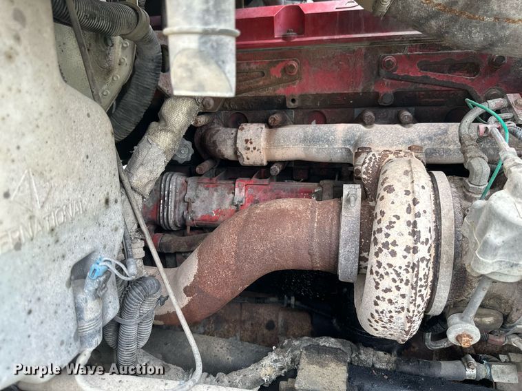 image for item EB2697 2005 International 9400I semi truck