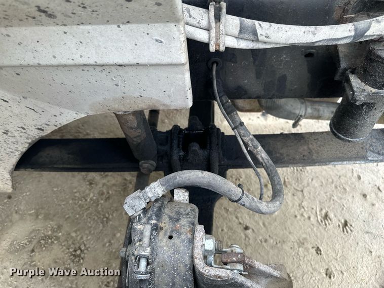 image for item EB2697 2005 International 9400I semi truck