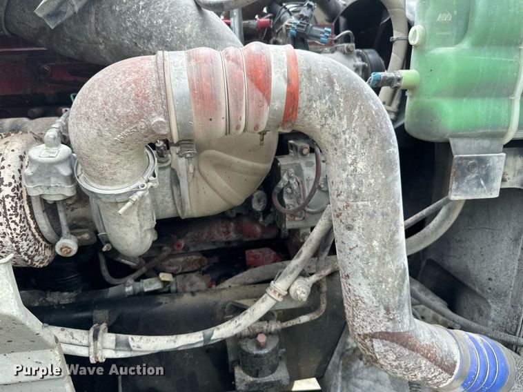 image for item EB2697 2005 International 9400I semi truck