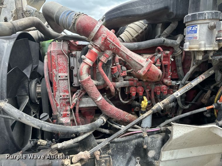 image for item EB2697 2005 International 9400I semi truck