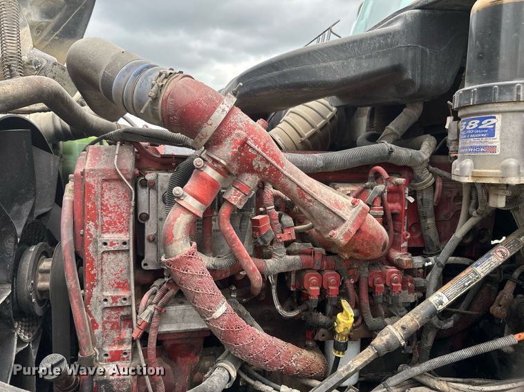 image for item EB2697 2005 International 9400I semi truck