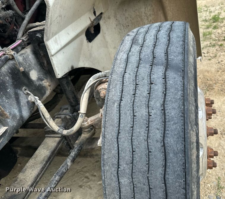 image for item EB2697 2005 International 9400I semi truck