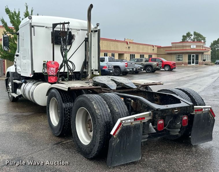 image for item EB2700 2015 Mack CXU613 semi truck
