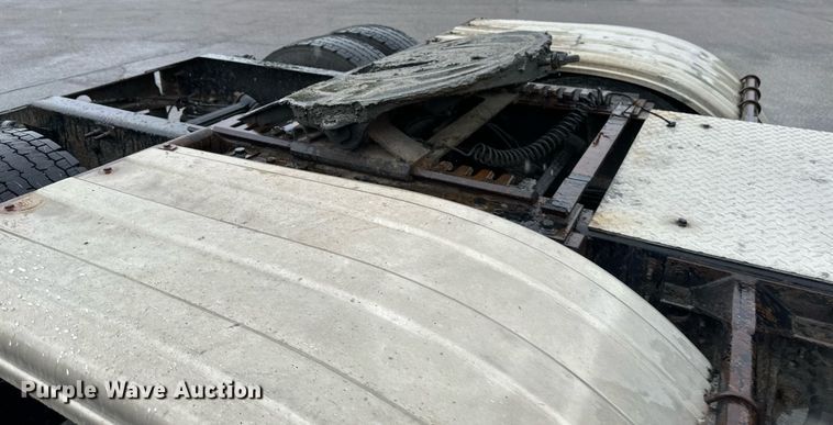 image for item EB2700 2015 Mack CXU613 semi truck