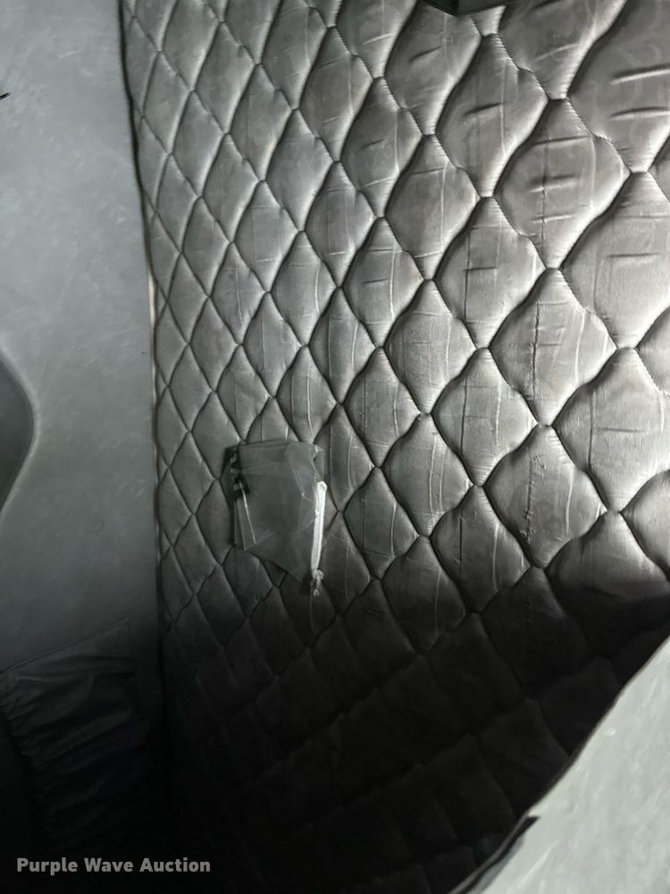 image for item EB2700 2015 Mack CXU613 semi truck