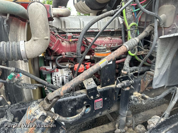 image for item EB2700 2015 Mack CXU613 semi truck