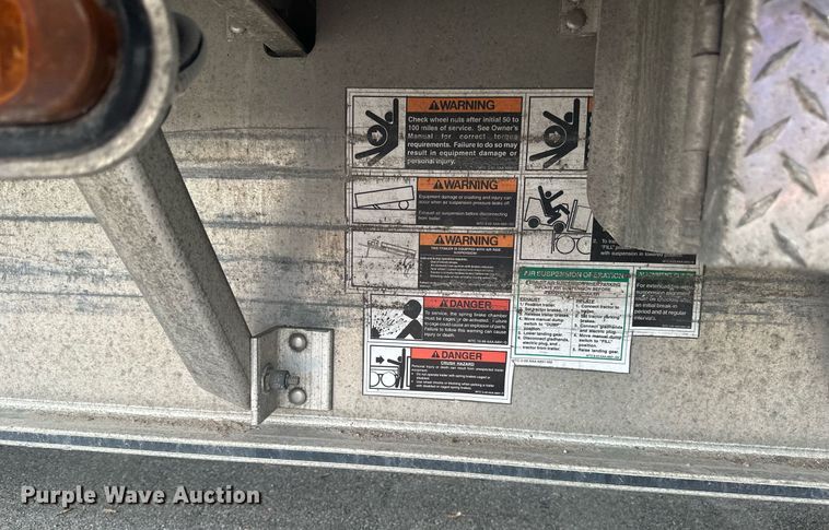 image for item EB2702 2020 Wilson AD-1080 drop deck trailer