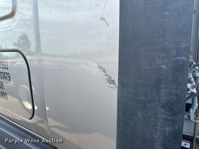 image for item EB2703 2016 Freightliner Cascadia semi truck