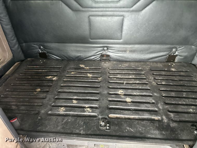 image for item EB2703 2016 Freightliner Cascadia semi truck