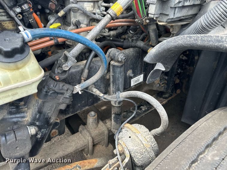 image for item EB2703 2016 Freightliner Cascadia semi truck