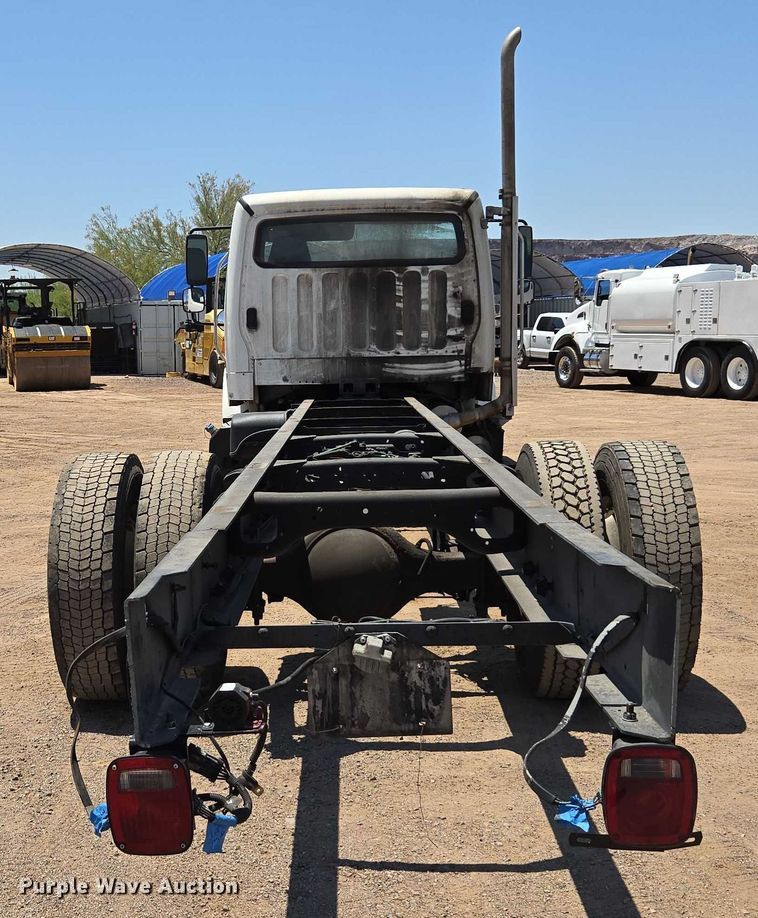 image for item EC1074 2012 Freightliner Business Class M2 truck cab and chassis