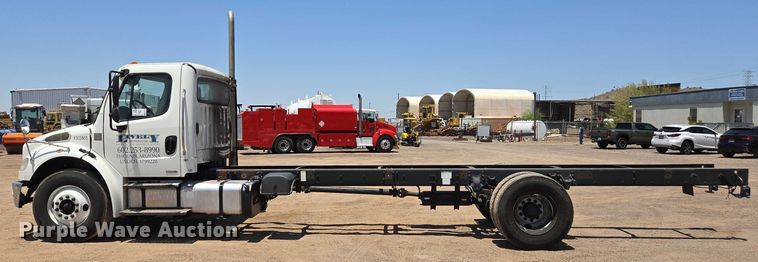 image for item EC1074 2012 Freightliner Business Class M2 truck cab and chassis