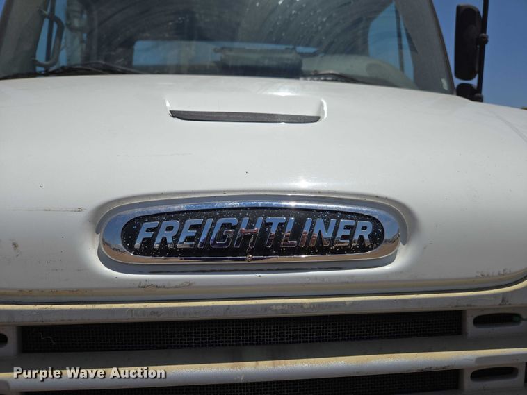 image for item EC1074 2012 Freightliner Business Class M2 truck cab and chassis