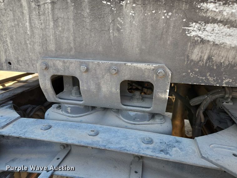 image for item EC1074 2012 Freightliner Business Class M2 truck cab and chassis