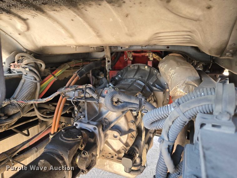 image for item EC1074 2012 Freightliner Business Class M2 truck cab and chassis