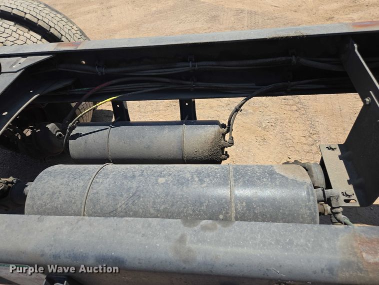 image for item EC1074 2012 Freightliner Business Class M2 truck cab and chassis