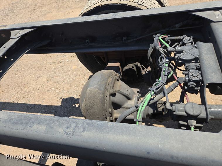 image for item EC1074 2012 Freightliner Business Class M2 truck cab and chassis