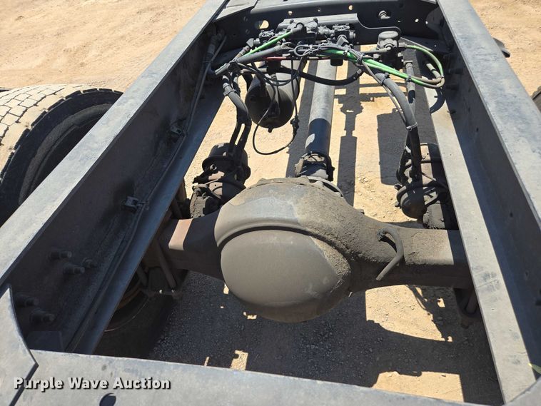 image for item EC1074 2012 Freightliner Business Class M2 truck cab and chassis