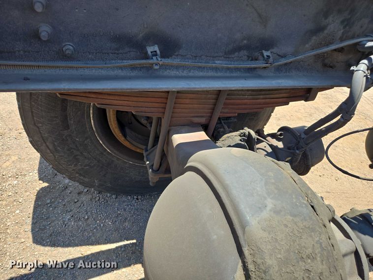 image for item EC1074 2012 Freightliner Business Class M2 truck cab and chassis