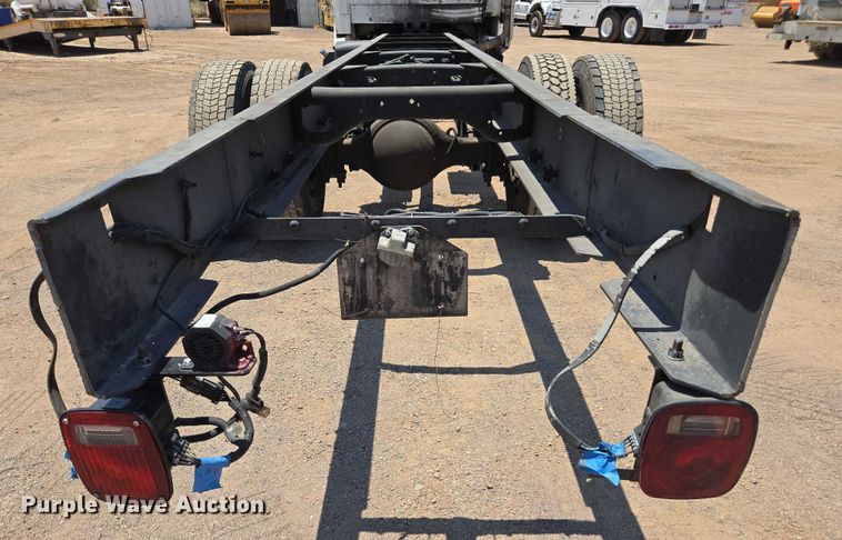 image for item EC1074 2012 Freightliner Business Class M2 truck cab and chassis