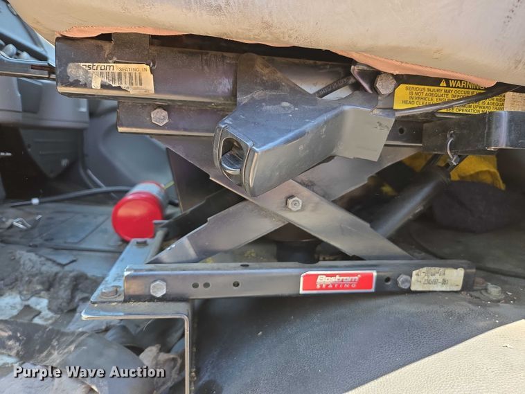 image for item EC1074 2012 Freightliner Business Class M2 truck cab and chassis