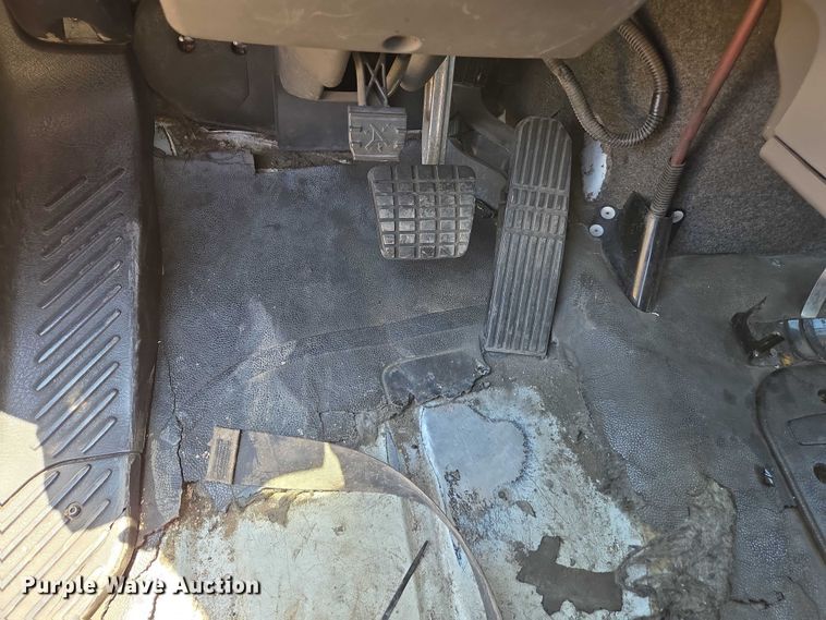 image for item EC1074 2012 Freightliner Business Class M2 truck cab and chassis