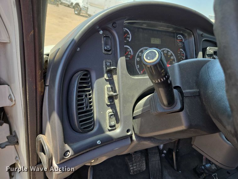 image for item EC1074 2012 Freightliner Business Class M2 truck cab and chassis