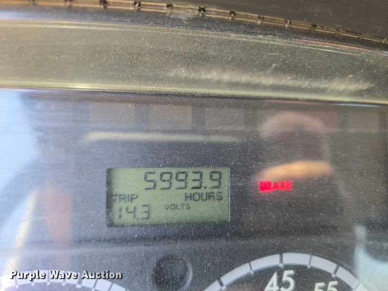 image for item EC1074 2012 Freightliner Business Class M2 truck cab and chassis