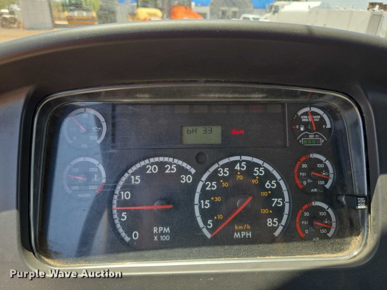 image for item EC1074 2012 Freightliner Business Class M2 truck cab and chassis